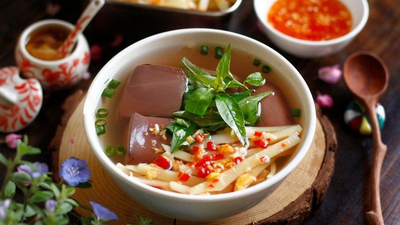 Chế biến tiết gà tại nhà giúp kiểm soát tốt lượng calo và gia vị