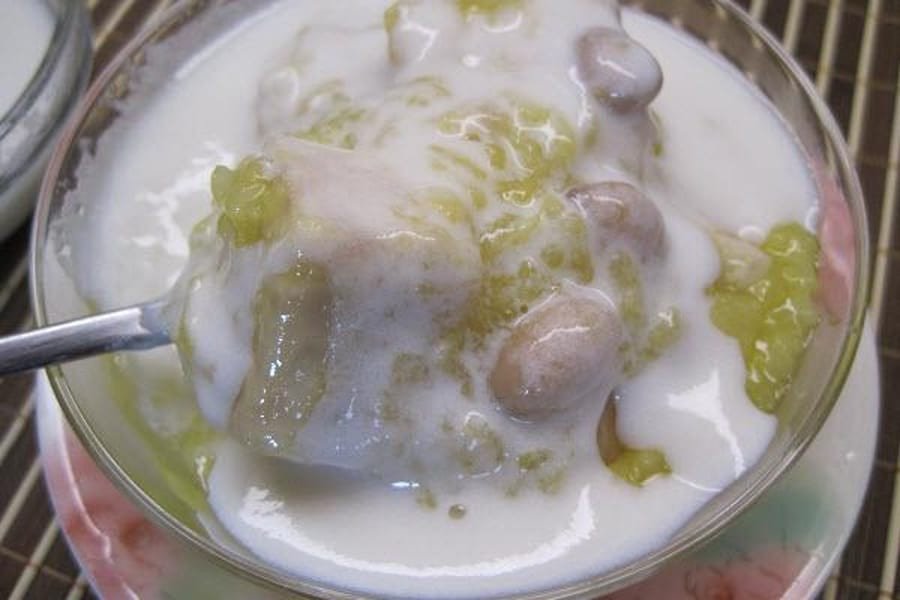 Chè đậu trắng khoai môn