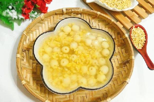 Chè hạt sen đậu xanh bùi béo, một biến tấu hấp dẫn cho bữa tráng miệng