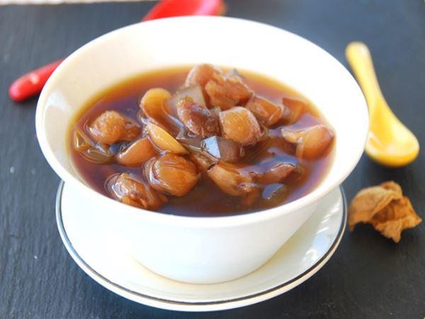 Chè hạt sen nhãn nhục thanh mát với rau câu và hương hoa nhài