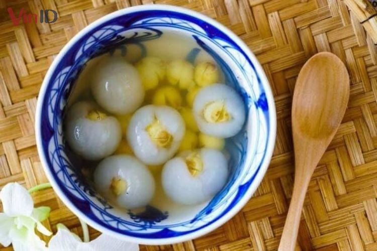 Chè long nhãn bọc hạt sen đã hoàn thành
