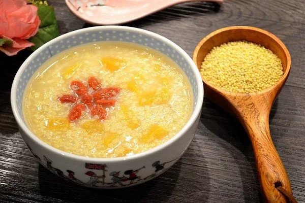 Chén chè kê bí đỏ nước cốt dừa