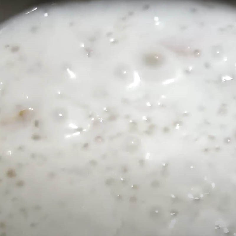 Chén chè khoai môn bột báng sánh mịn thơm lừng