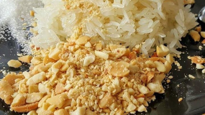 Chén muối vừng thơm lừng cùng các nguyên liệu