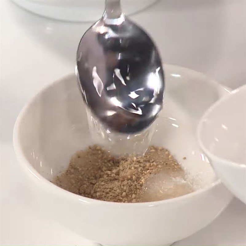 Chuẩn bị nước sốt xào