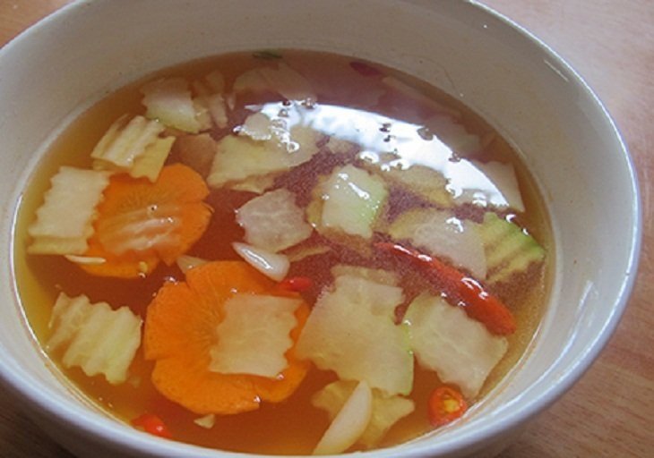 Chưng nước hàng làm chả thịt nướng