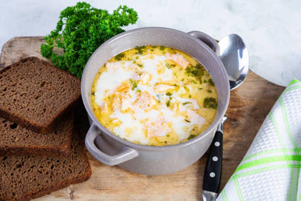 Công thức cháo cá hồi bí đỏ phô mai béo ngậy cho bé 8 tháng