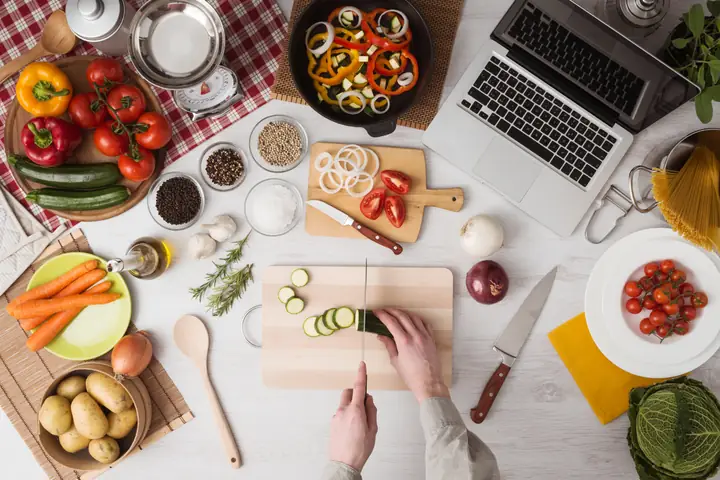 Khám phá các công thức nấu ăn đơn giản, ngon miệng tại nhà