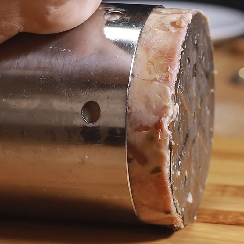 Dăm bông thịt lợn tươi ngon đã hoàn thành, sẵn sàng thưởng thức