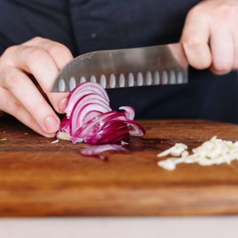 Đậu Hà Lan và cà rốt đã sơ chế cho cách nấu sườn nấu đậu Hà Lan