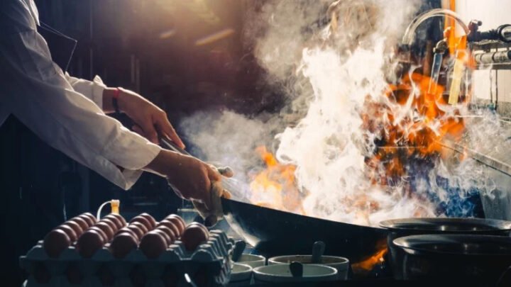 Dầu mè có thể dùng để chiên xào trong nấu ăn, tối ưu cho món ngon