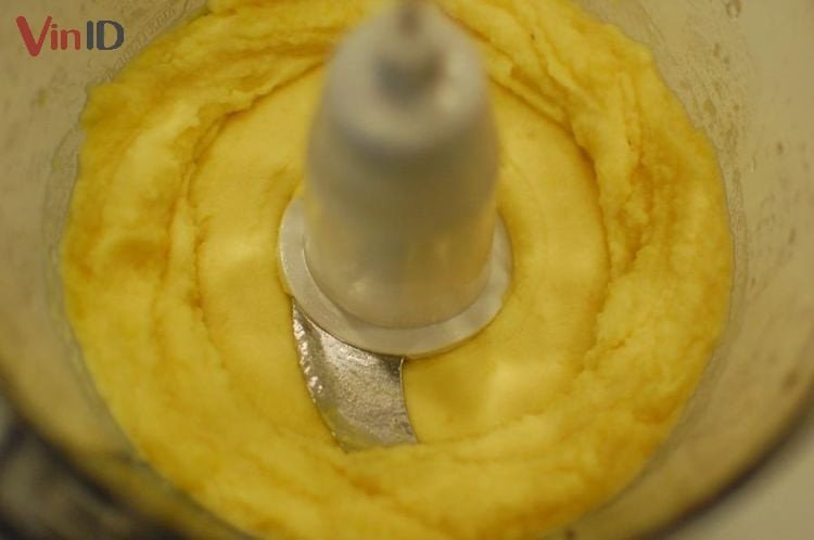 Đậu xanh được xay nhuyễn tạo độ béo cho chè bà ba