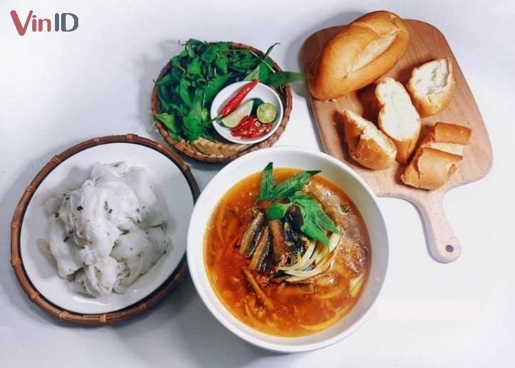 Đĩa bánh mướt Nghệ An ăn kèm nhiều món đặc sản hấp dẫn