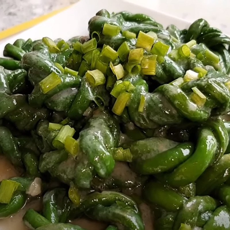 Đĩa đỗ xào dừa trình bày đẹp mắt, sẵn sàng thưởng thức