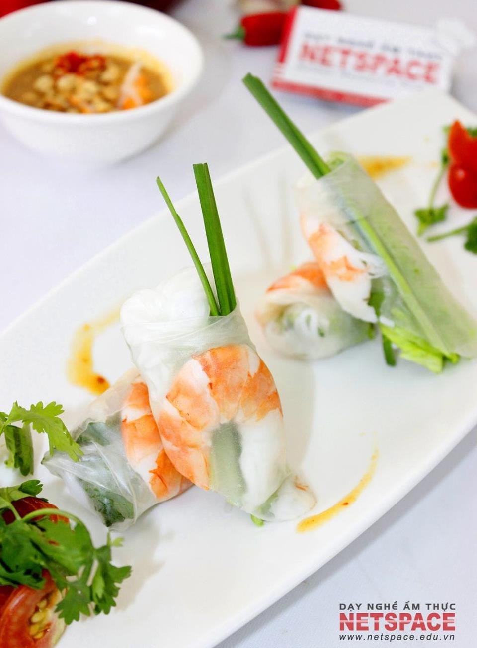 Đĩa gỏi cuốn thịt heo đã hoàn thành