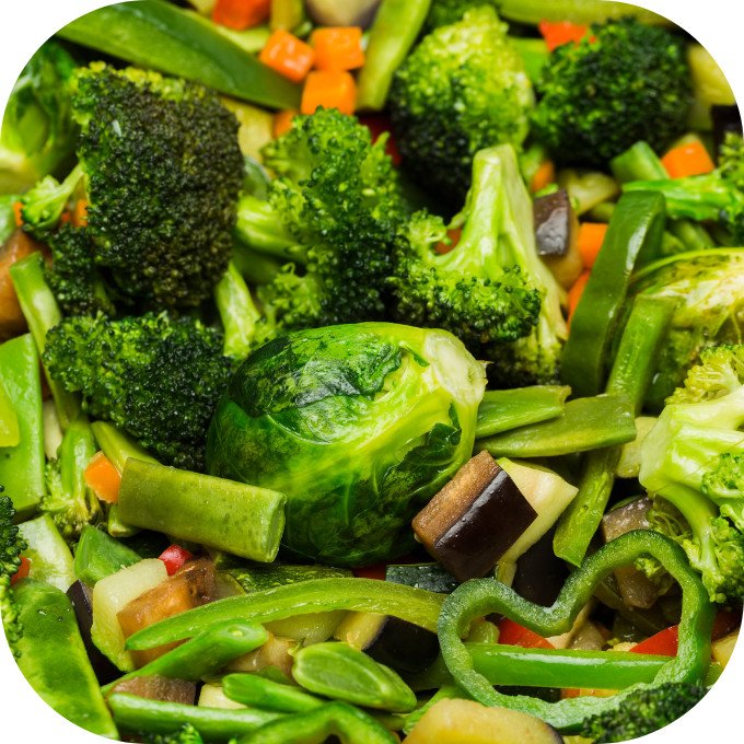 Đĩa súp lơ xanh xào tỏi thơm ngon đã hoàn thành