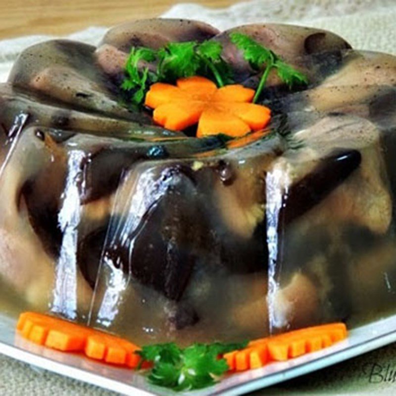 Đĩa thịt kho đông đông lại đẹp mắt, hấp dẫn