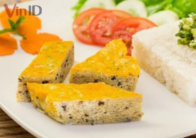 Đĩa trứng hấp thịt băm vàng óng hấp dẫn