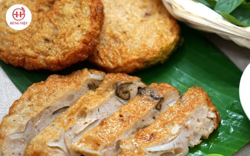 Đĩa xôi thập cẩm hấp dẫn với nhiều topping, tăng thêm giá trị cho xôi mềm dẻo