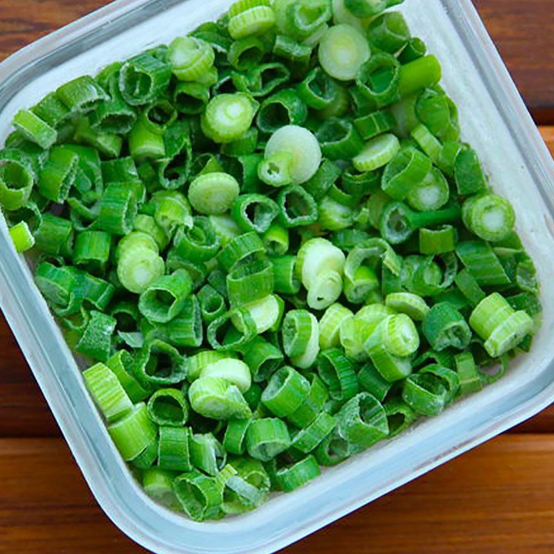 Đu đủ đã thái lát sẵn sàng để chế biến món xào