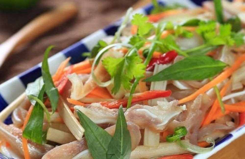 Gỏi ngó sen tai heo tôm thịt thành phẩm ngon giòn, chuẩn vị