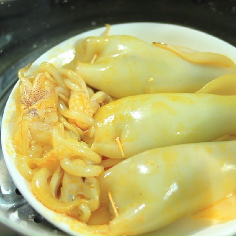 Hấp mực nhồi thịt trong nồi