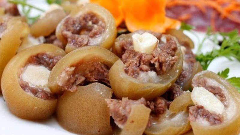 Hình ảnh đĩa đuôi bò luộc chấm nước mắm gừng