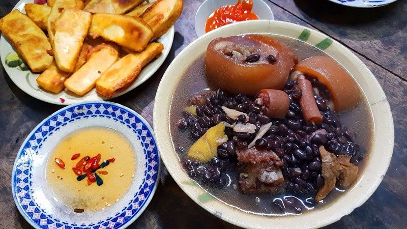 Hình ảnh đuôi bò hầm đậu đen hấp dẫn