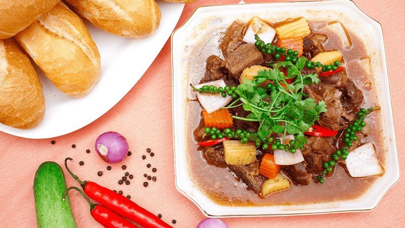 Hình ảnh đuôi bò sốt vang đậm màu đẹp mắt