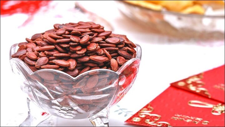 Hình ảnh hạt dưa rang muối tách vỏ, minh họa hàm lượng calo và dinh dưỡng trong hạt dưa