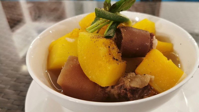 Hình ảnh tô đuôi bò hầm đu đủ thanh mát