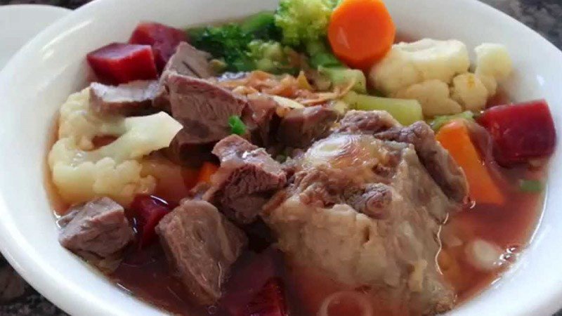 Hình ảnh tô súp đuôi bò nóng hổi