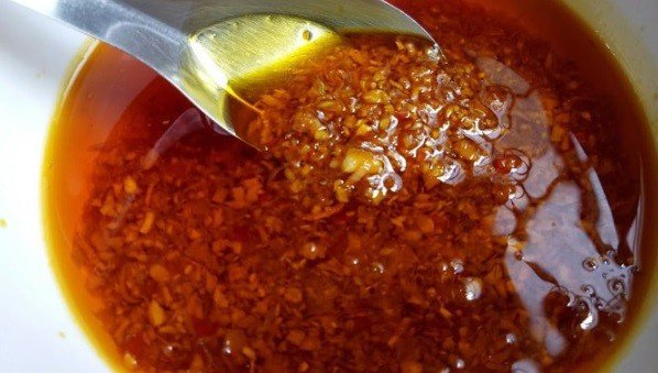 Hỗn hợp nước sốt bánh tráng trộn đậm đà