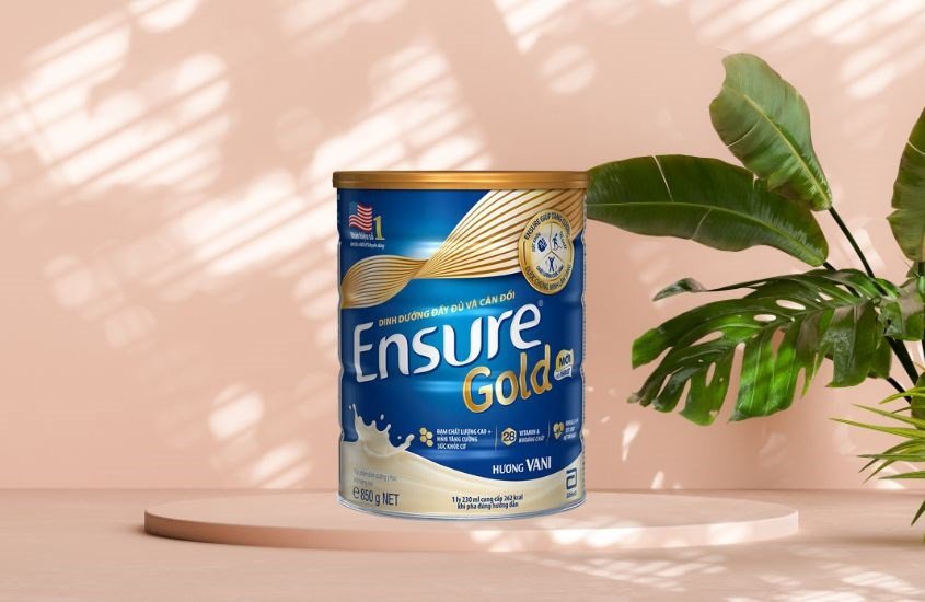 Hộp sữa bột Ensure Gold hương vani 850g, thông tin 1 cốc sữa Ensure bao nhiêu calo được ghi rõ trên bao bì sản phẩm