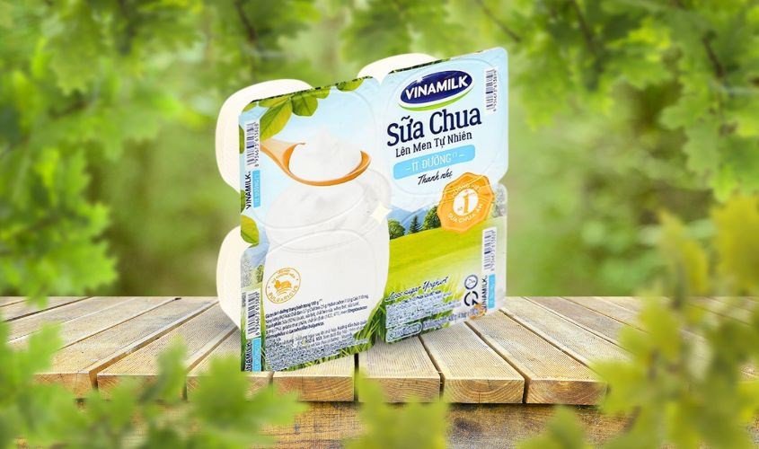 Hộp sữa chua có đường dùng trong món sữa chua trân châu