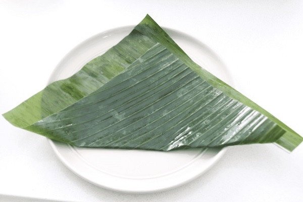 Hướng dẫn cách gói bánh giò thủ công bằng lá chuối