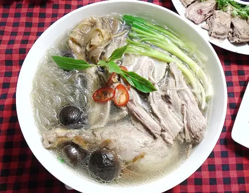 Hướng dẫn chi tiết cách nấu miến vịt măng khô ngon chuẩn vị