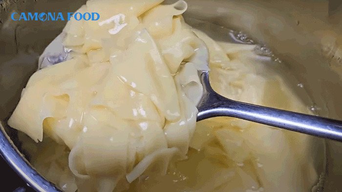 Hướng dẫn sơ chế lá hoành thánh khô đúng cách trước khi nấu