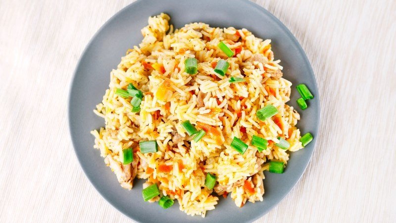 Kết hợp đa dạng nguyên liệu giúp cơm chiên cân bằng dinh dưỡng hơn