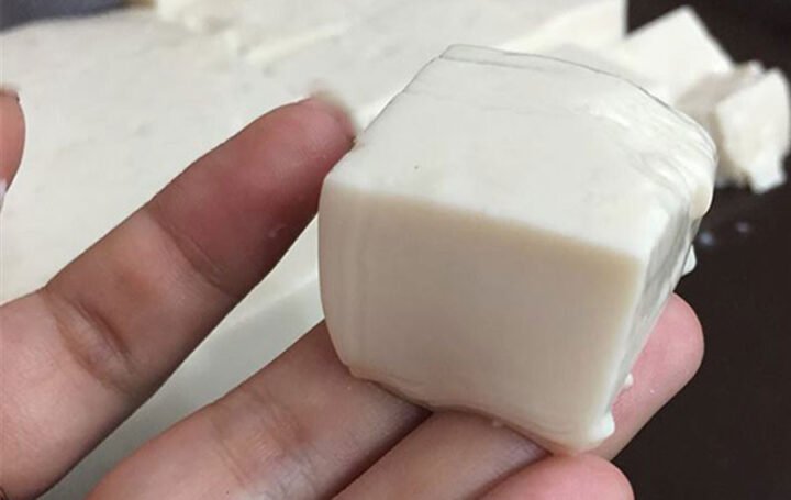 Khối đậu phụ trắng ngần, mềm mịn được chọn lọc kỹ càng