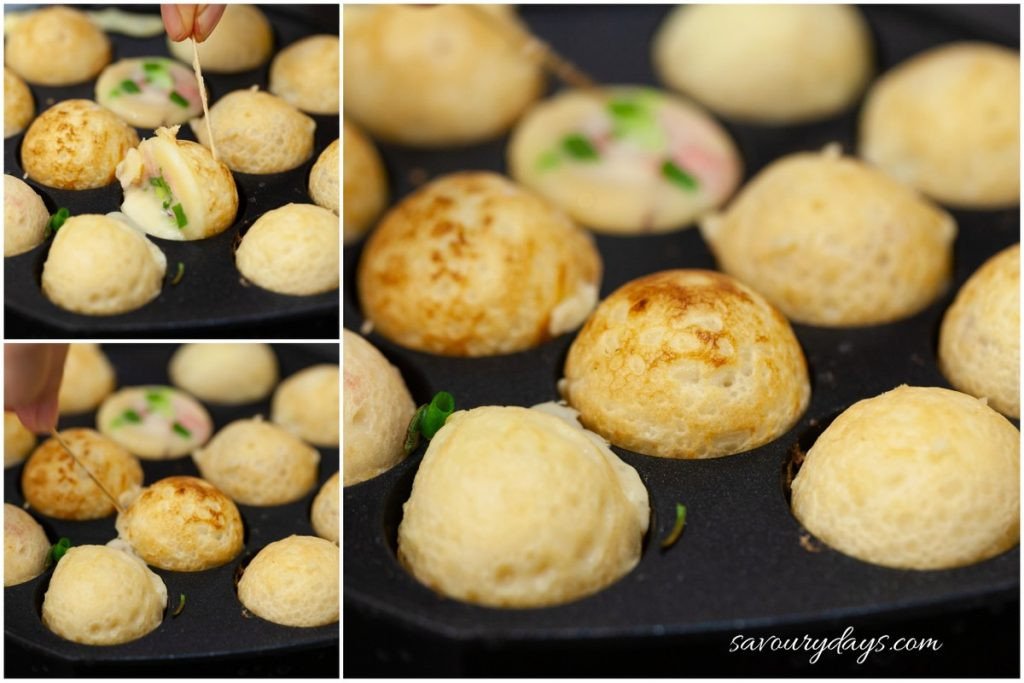 Kỹ thuật lật bánh bạch tuộc khéo léo trong khuôn