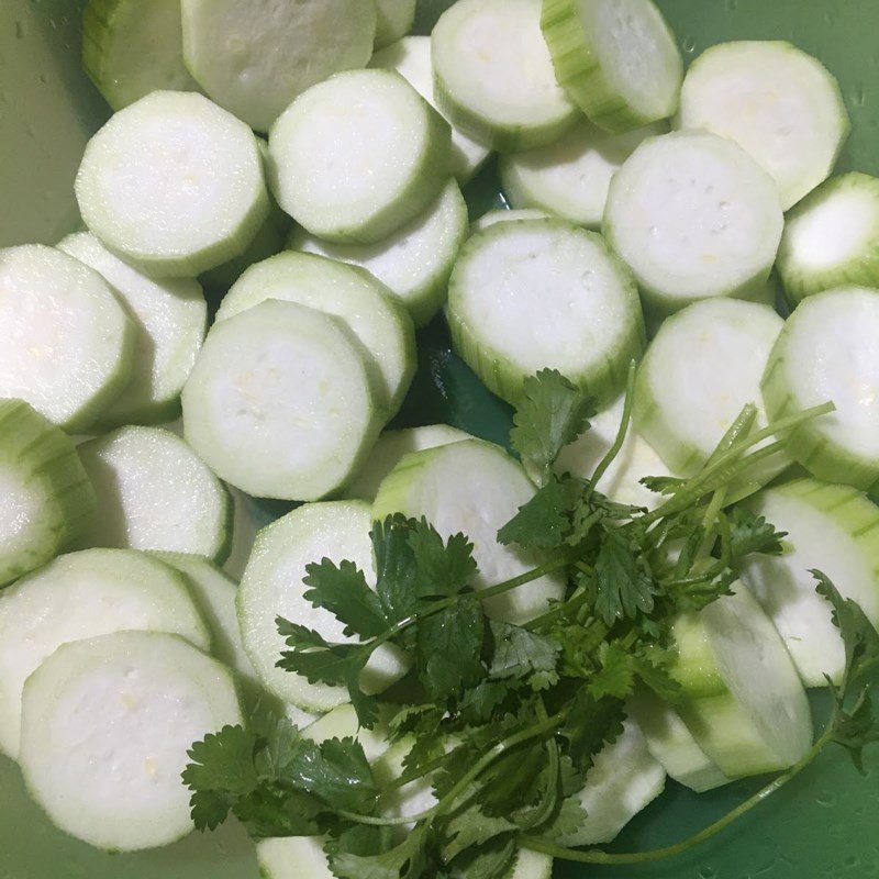 lạc giã dập chuẩn bị cho món canh