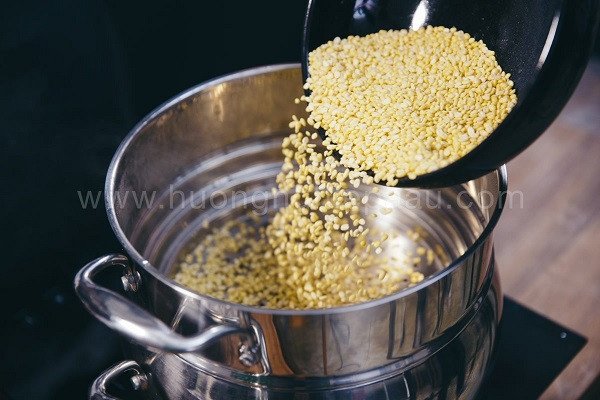 Làm nhân bánh đậu xanh cho bánh in