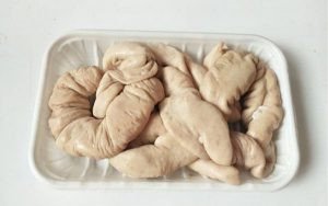 Làm sạch lòng heo