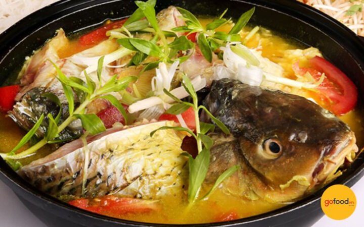 Lẩu cá chép giòn nhúng mẻ