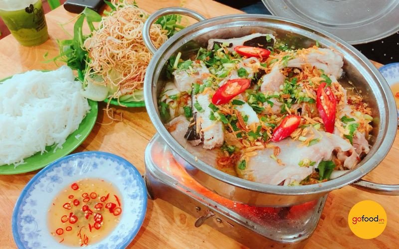 Lẩu cá đuối kiểu Thái đậm đà