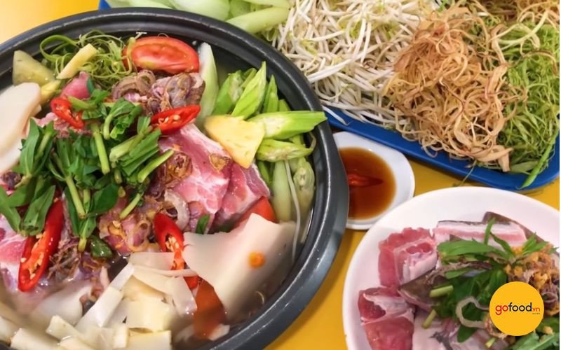 Lẩu cá đuối măng chua chuẩn vị