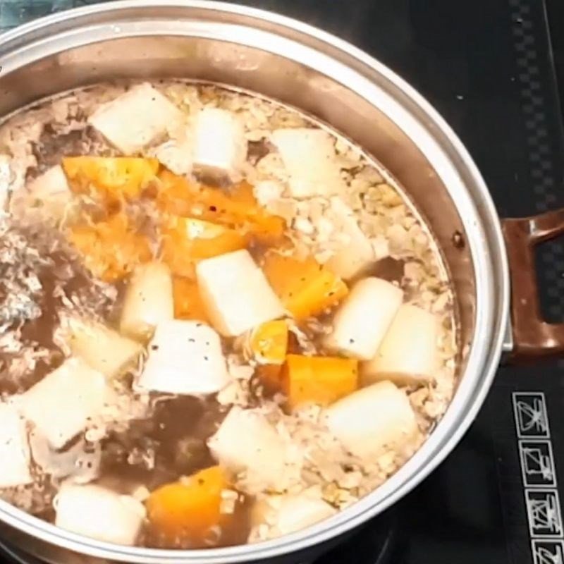 Lẩu cá nheo thơm ngon chuẩn bị thưởng thức