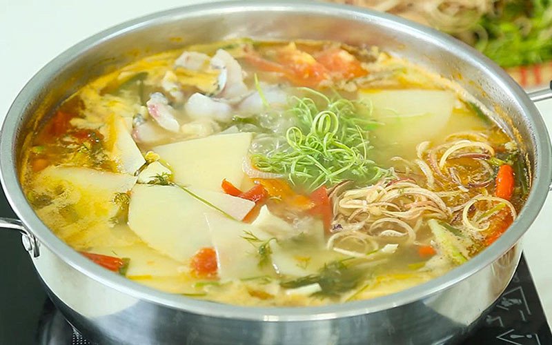 Lẩu cá trắm măng chua