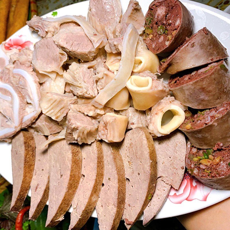 Lẩu cháo lòng nóng hổi, nghi ngút khói